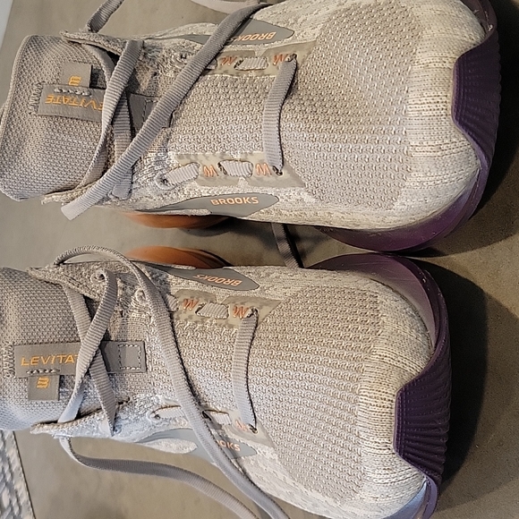 WOMEN'S Brooks LEVITATE 3 running shoes  size 8 GREY - Picture 5 of 10